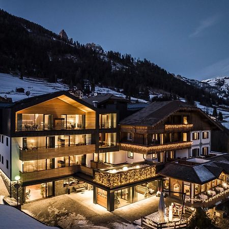 Hotel Ladinia Dolomites View Pozza di Fassa Exterior foto