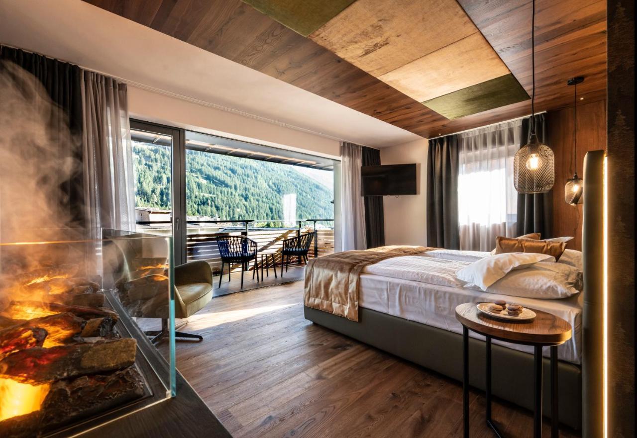 Hotel Ladinia Dolomites View Pozza di Fassa Exterior foto